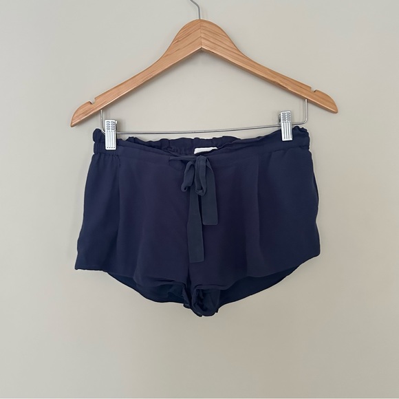 WILFRED Navy Montrouge Tie Crepe Shorts - Picture 2 of 8